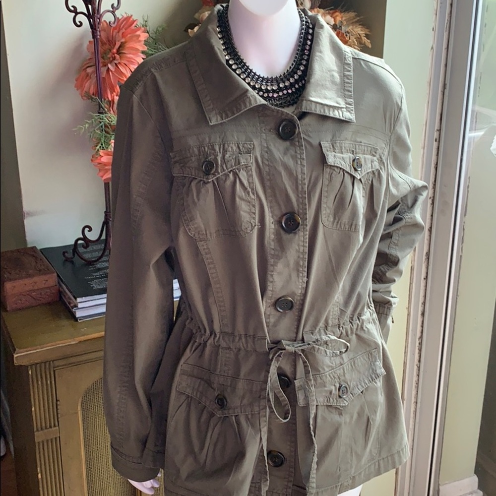 Jacket - Picture 4 of 16